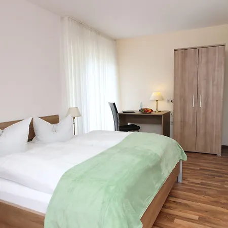 Luckai & Restaurant Inhaber Dennis Burmann Freienohl