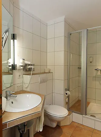 Luckai & Restaurant Inhaber Dennis Burmann 3*