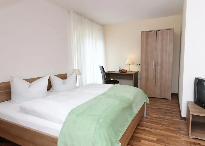 Luckai & Restaurant Inhaber Dennis Burmann Freienohl